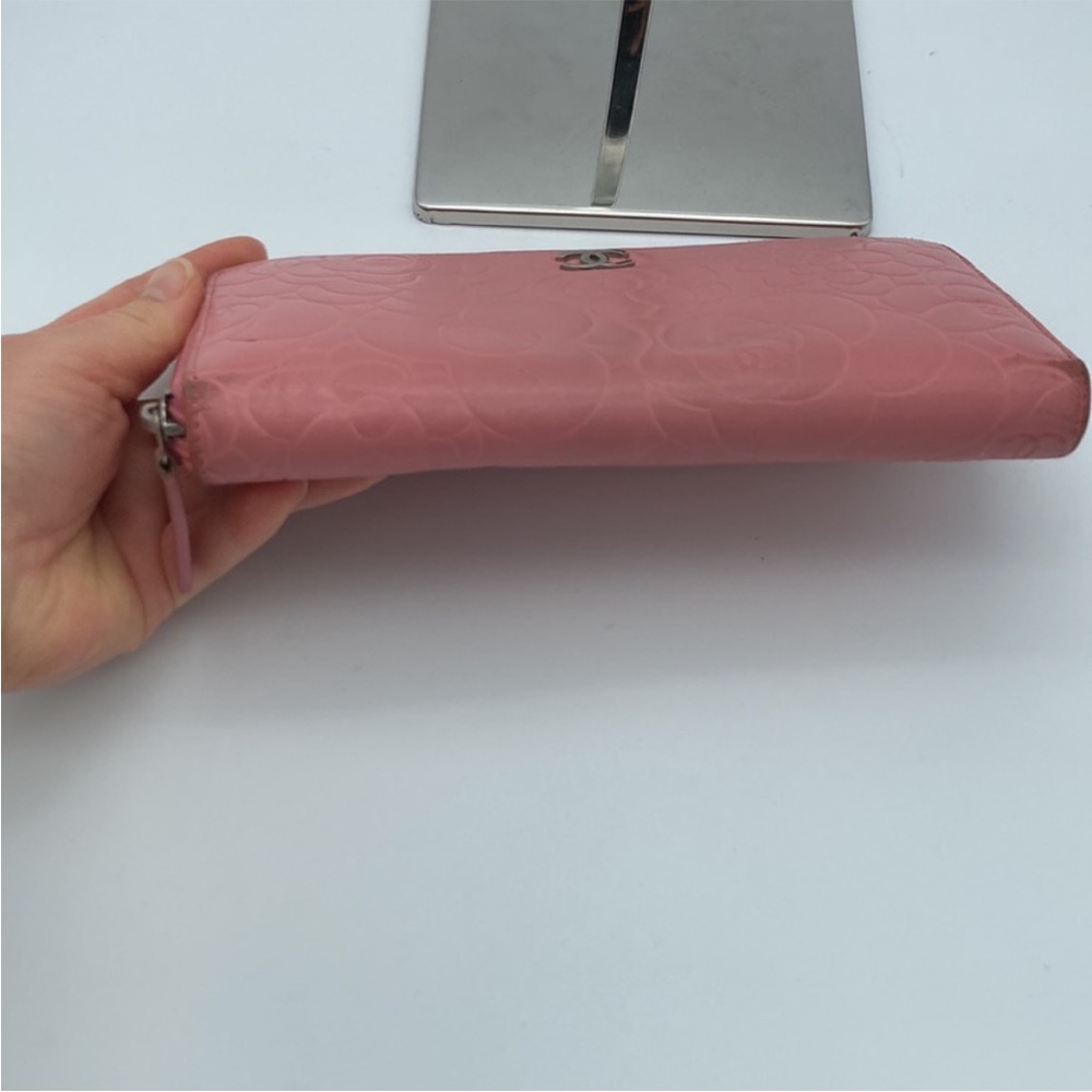 CHANEL PINK CC CAMELLIA FLOWER LAMBSKIN ZIPPY WALLET - Picture 13 of 16